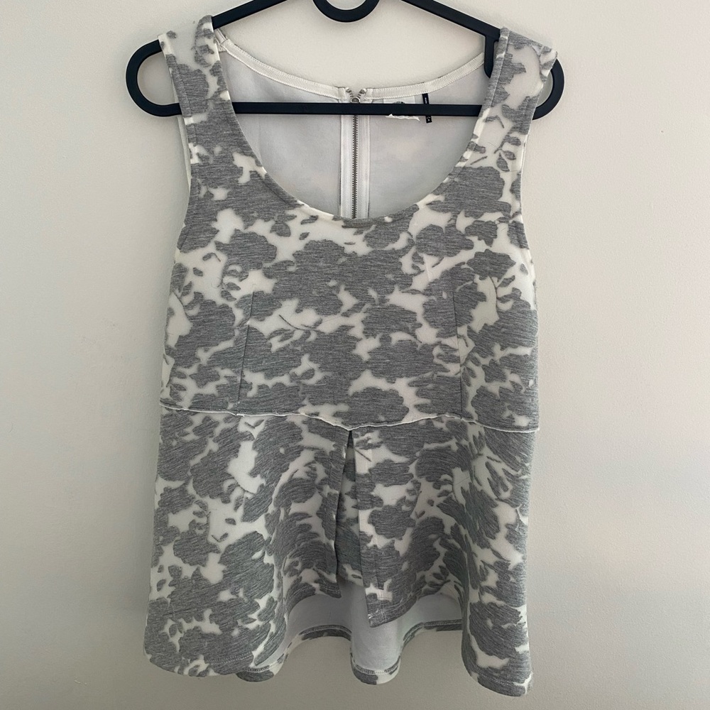 akemi + kin at anthropologie, grey and white peplum top, size small